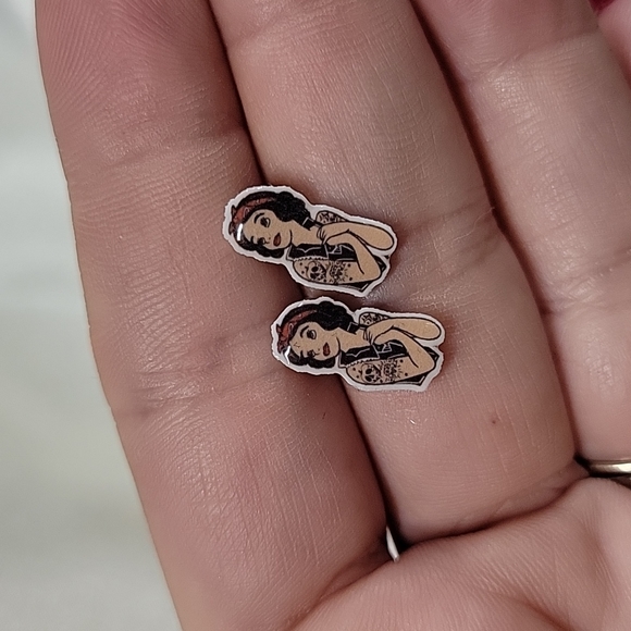Snow White Punk Princess Stud Earrings - Picture 4 of 5